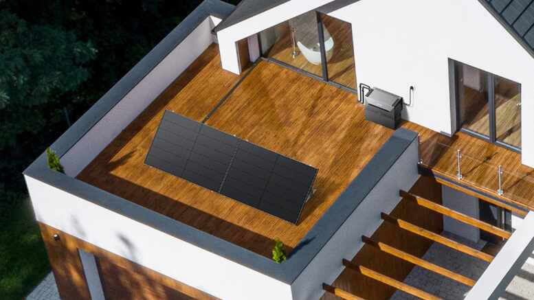 Wie installiert man eine Balkonstromstation auf einem Flachdach?